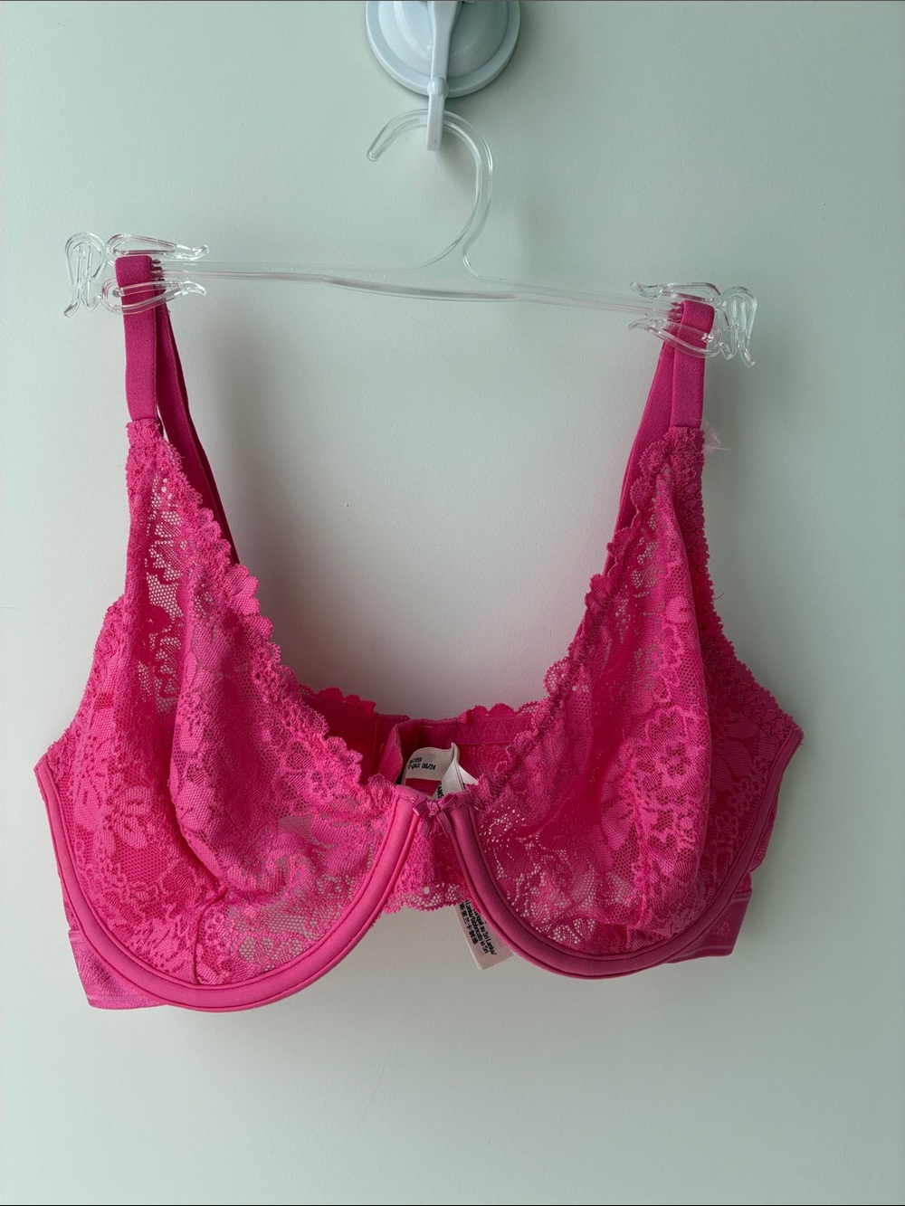 Pink Victoria’s Secret Lace Underwire Bra - 34D -never worn